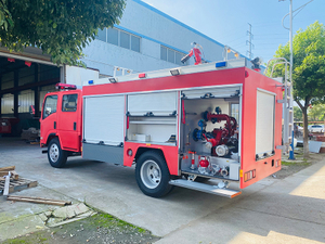 Isuzu GLF 3500L cisternina ignis salsissimus vir vivens