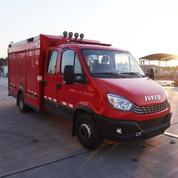 Caminh&atilde;o de bombeiros tanque de &aacute;gua IVECO para servi&ccedil;o pesado com escada