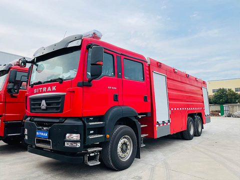 Pěnov&yacute; hasičsk&yacute; vůz SINOTRUCK SITRAK 18000L