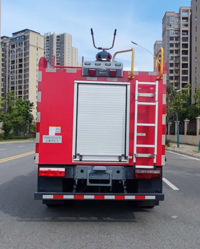 Lori Bomba Dongfeng 4*4